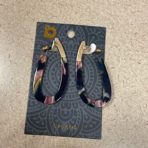 Dangle earrings